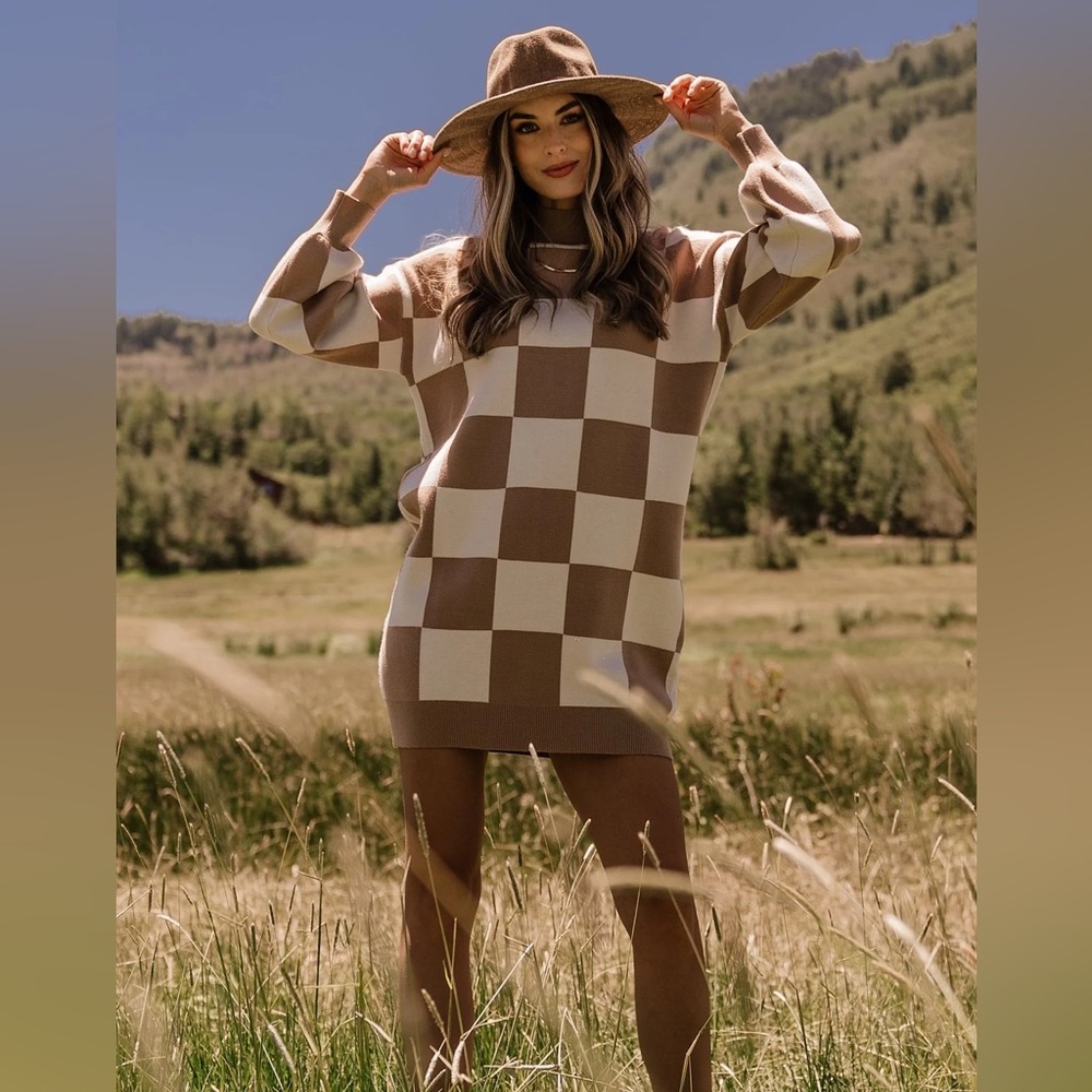 Blu Pepper Tan and White Checkered Long Sleeve Sweater Dress